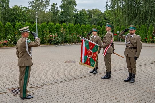 27 nowo przyjętych funkcjonariuszy do NOSG. Zobacz zdjęcia ze ślubowania 