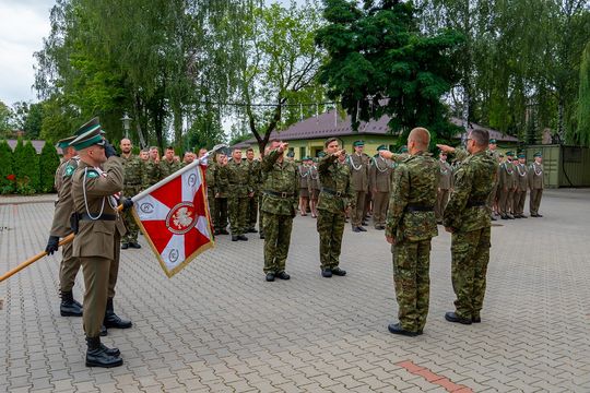 27 nowo przyjętych funkcjonariuszy do NOSG. Zobacz zdjęcia ze ślubowania 