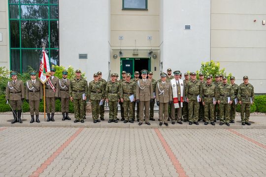27 nowo przyjętych funkcjonariuszy do NOSG. Zobacz zdjęcia ze ślubowania 