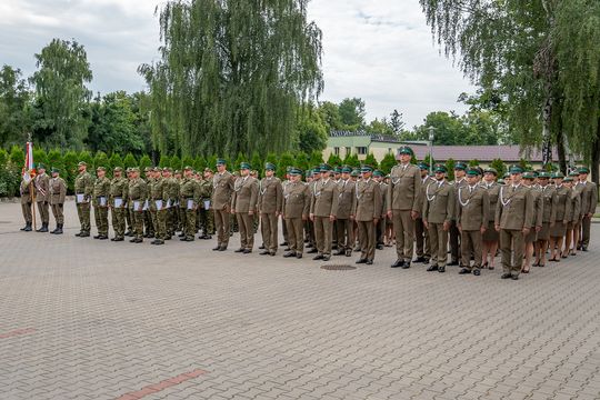 27 nowo przyjętych funkcjonariuszy do NOSG. Zobacz zdjęcia ze ślubowania 