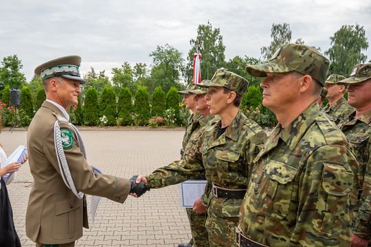 27 nowo przyjętych funkcjonariuszy do NOSG. Zobacz zdjęcia ze ślubowania 