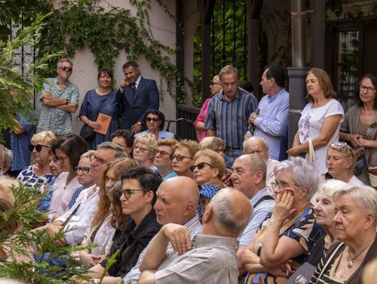 "Wernisaż z pompą" zgromadził na zamojskim dziedzińcu mieszkańców i gości [ZDJĘCIA]