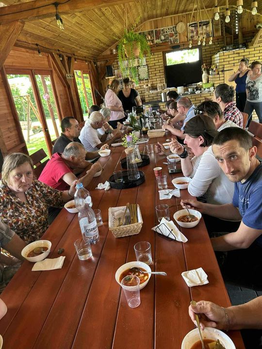 Adam Dziura gotuje. Warsztaty „Kuchni chłopskiej” w Szarowoli