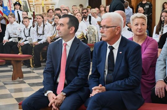 W Łabuniach odsłonięto płytę pamiątkową w hołdzie Żołnierzom II Inspektoratu Zamojskiego AK.