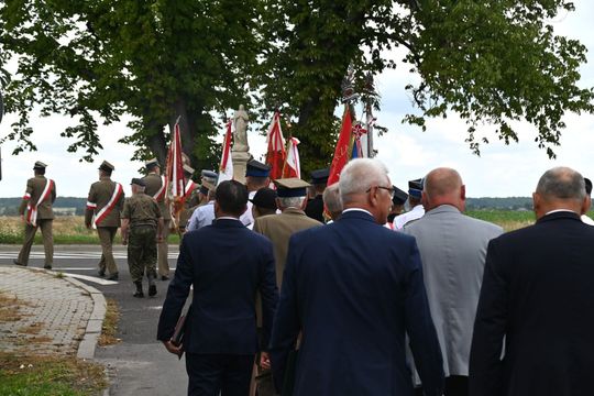 W Łabuniach odsłonięto płytę pamiątkową w hołdzie Żołnierzom II Inspektoratu Zamojskiego AK.