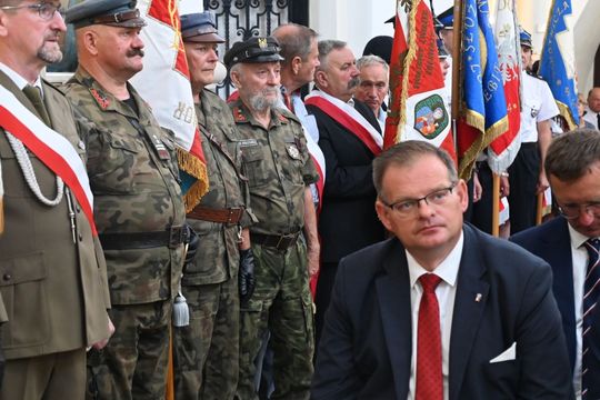 W Łabuniach odsłonięto płytę pamiątkową w hołdzie Żołnierzom II Inspektoratu Zamojskiego AK.