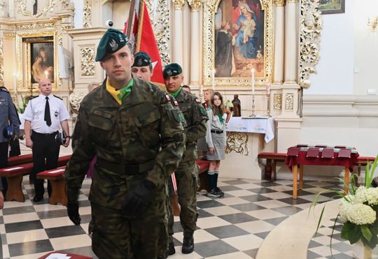 W Łabuniach odsłonięto płytę pamiątkową w hołdzie Żołnierzom II Inspektoratu Zamojskiego AK.