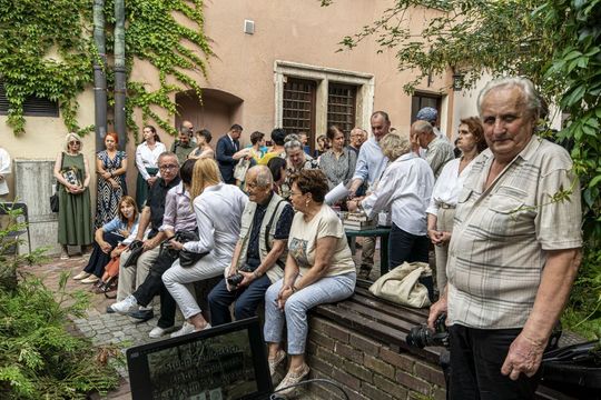 Wernisaż z pompą, wspomnienia z sercem. Zamość w starej fotografii