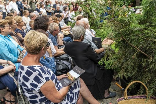 Wernisaż z pompą, wspomnienia z sercem. Zamość w starej fotografii