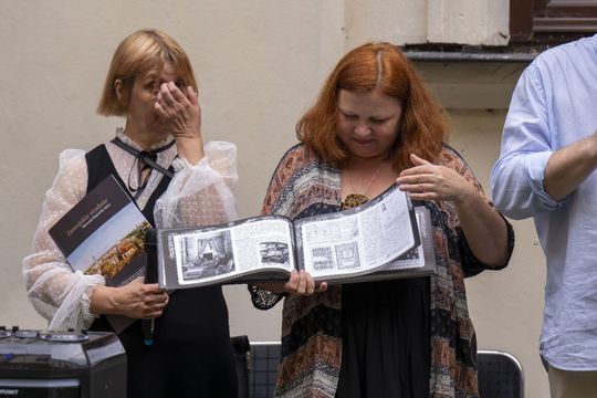 Wernisaż z pompą, wspomnienia z sercem. Zamość w starej fotografii