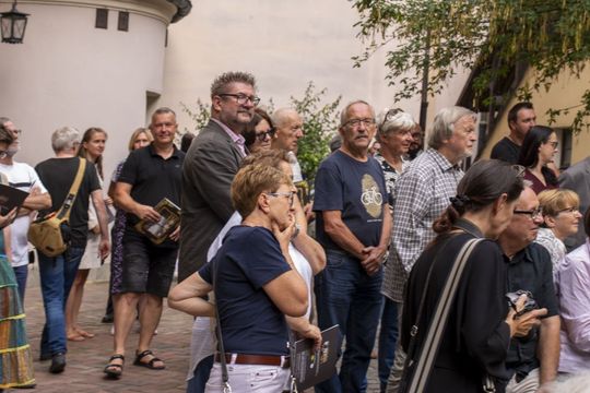 Wernisaż z pompą, wspomnienia z sercem. Zamość w starej fotografii
