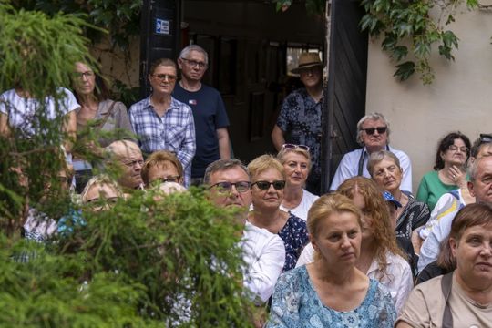 Wernisaż z pompą, wspomnienia z sercem. Zamość w starej fotografii