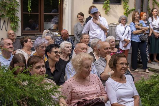 Wernisaż z pompą, wspomnienia z sercem. Zamość w starej fotografii