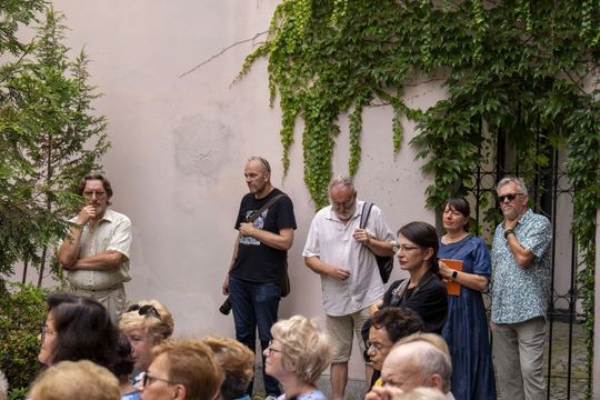 Wernisaż z pompą, wspomnienia z sercem. Zamość w starej fotografii