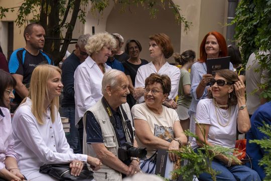 Wernisaż z pompą, wspomnienia z sercem. Zamość w starej fotografii Wernisaż z pompą, wspomnienia z sercem. Zamość w starej fotografii