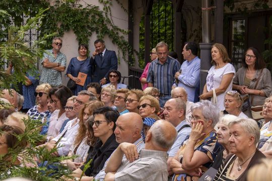 Wernisaż z pompą, wspomnienia z sercem. Zamość w starej fotografii