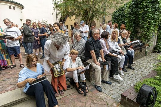 Wernisaż z pompą, wspomnienia z sercem. Zamość w starej fotografii