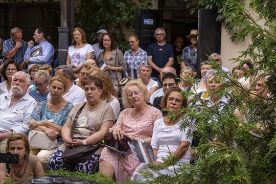 Wernisaż z pompą, wspomnienia z sercem. Zamość w starej fotografii