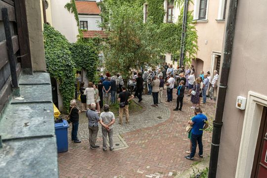 Wernisaż z pompą, wspomnienia z sercem. Zamość w starej fotografii Wernisaż z pompą, wspomnienia z sercem. Zamość w starej fotografii