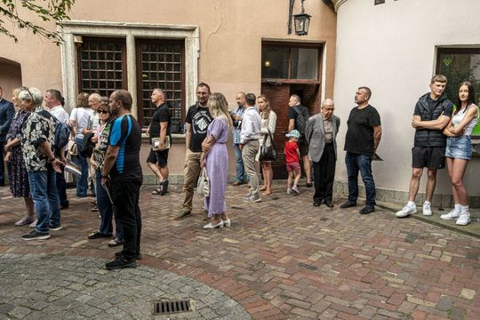 Wernisaż z pompą, wspomnienia z sercem. Zamość w starej fotografii