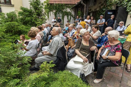 Wernisaż z pompą, wspomnienia z sercem. Zamość w starej fotografii