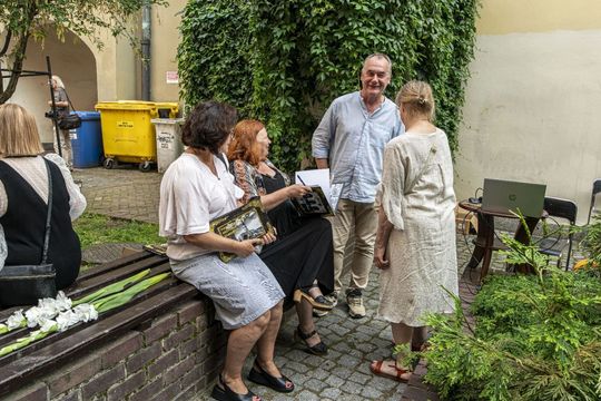 Wernisaż z pompą, wspomnienia z sercem. Zamość w starej fotografii
