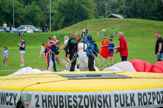 Liga Europy Wschodniej w skokach spadochronowych w Hrubieszowie Liga Europy Wschodniej w skokach spadochronowych w Hrubieszowie