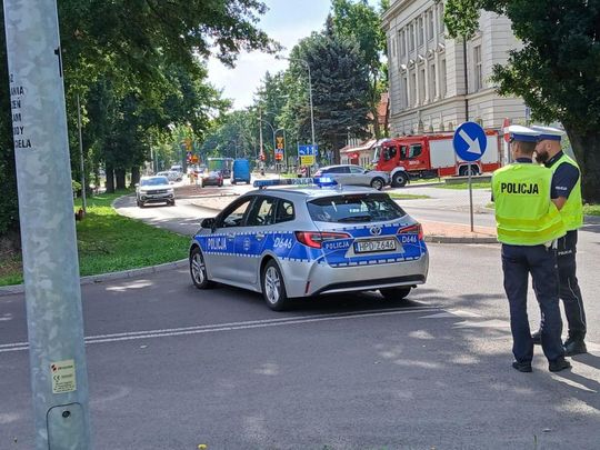 Przy Urzędzie Wojewódzkim roi się od służb, ale... to tylko ćwiczenia [ZDJĘCIA]