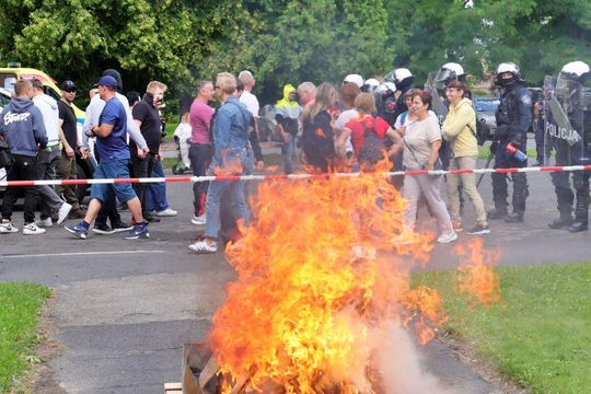 Przy Urzędzie Wojewódzkim roi się od służb, ale... to tylko ćwiczenia [ZDJĘCIA]