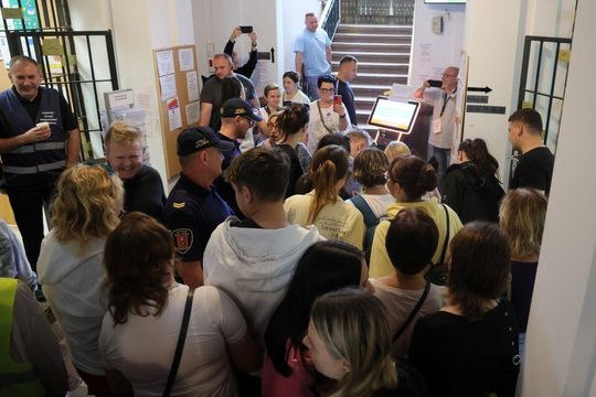 Przy Urzędzie Wojewódzkim roi się od służb, ale... to tylko ćwiczenia [ZDJĘCIA]