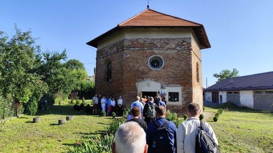 Pielgrzymi z Bełza już w drodze na Jasną Górę [ZDJĘCIA]