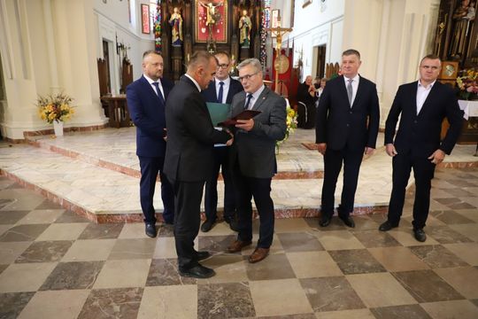 Uroczystość odsłonięcia tablicy pamiątkowej w Mokremlipiu [ZDJĘCIA]