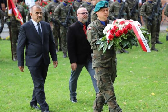 Uroczystość odsłonięcia tablicy pamiątkowej w Mokremlipiu [ZDJĘCIA]