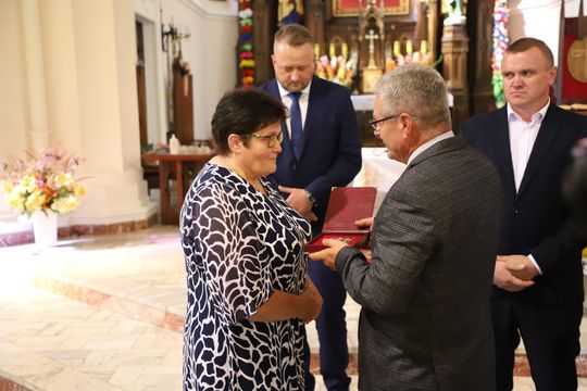 Uroczystość odsłonięcia tablicy pamiątkowej w Mokremlipiu [ZDJĘCIA]