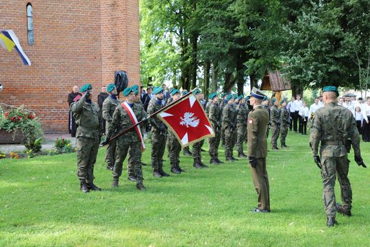 Uroczystość odsłonięcia tablicy pamiątkowej w Mokremlipiu [ZDJĘCIA]
