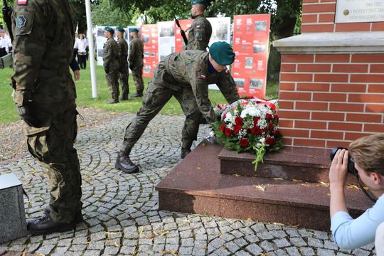 Uroczystość odsłonięcia tablicy pamiątkowej w Mokremlipiu [ZDJĘCIA]