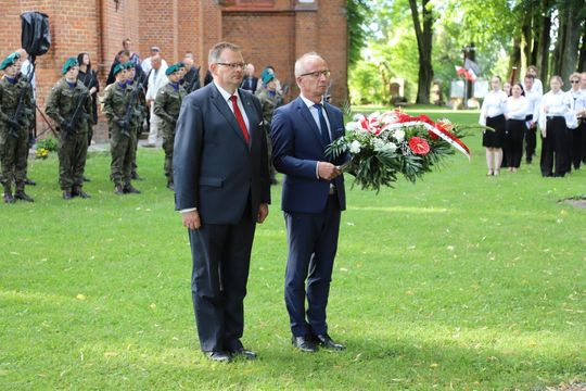Uroczystość odsłonięcia tablicy pamiątkowej w Mokremlipiu [ZDJĘCIA]