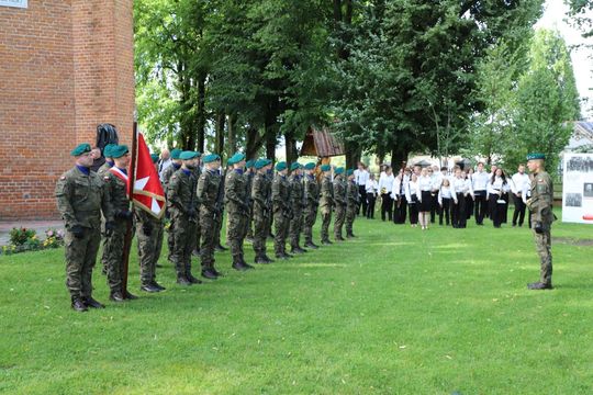 Uroczystość odsłonięcia tablicy pamiątkowej w Mokremlipiu [ZDJĘCIA]
