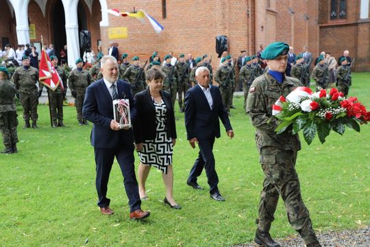 Uroczystość odsłonięcia tablicy pamiątkowej w Mokremlipiu [ZDJĘCIA]