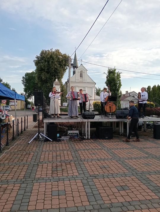 Łaszczów: "Niedzielny wieczór na ludową nutę" [ZDJĘCIA]