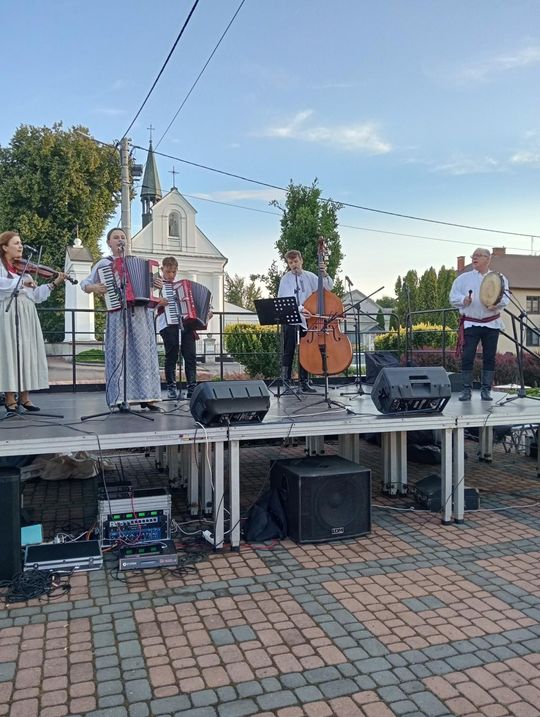 Łaszczów: "Niedzielny wieczór na ludową nutę" [ZDJĘCIA]