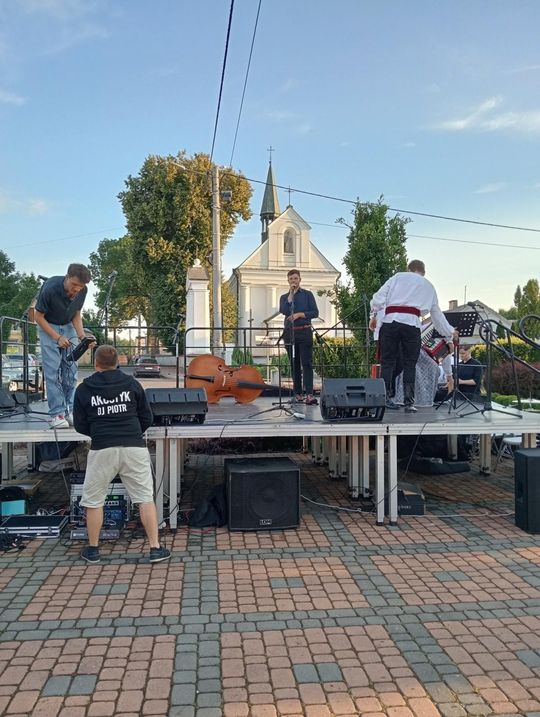 Łaszczów: "Niedzielny wieczór na ludową nutę" [ZDJĘCIA]