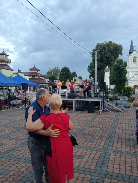 Łaszczów: "Niedzielny wieczór na ludową nutę" [ZDJĘCIA]