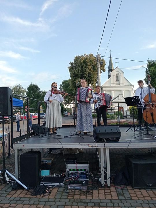 Łaszczów: "Niedzielny wieczór na ludową nutę" [ZDJĘCIA]