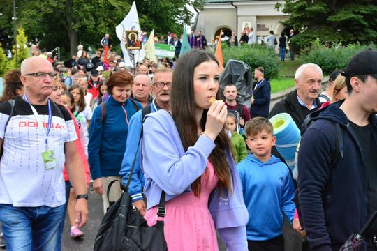 Piesza Pielgrzymka Diecezji Zamojsko-Lubaczowskiej na Jasną Górę z postojem w gminie Biłgoraj.