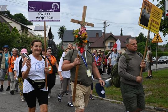 Piesza Pielgrzymka Diecezji Zamojsko-Lubaczowskiej na Jasną Górę z postojem w gminie Biłgoraj.