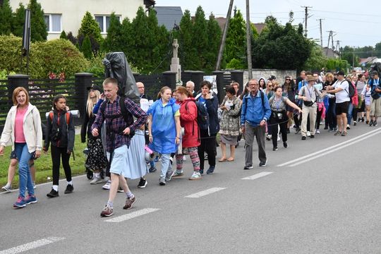 Piesza Pielgrzymka Diecezji Zamojsko-Lubaczowskiej na Jasną Górę z postojem w gminie Biłgoraj.