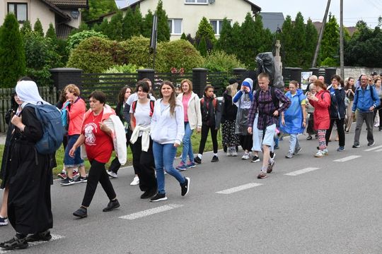 Piesza Pielgrzymka Diecezji Zamojsko-Lubaczowskiej na Jasną Górę z postojem w gminie Biłgoraj.
