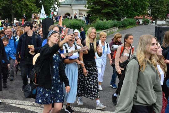 Piesza Pielgrzymka Diecezji Zamojsko-Lubaczowskiej na Jasną Górę z postojem w gminie Biłgoraj.