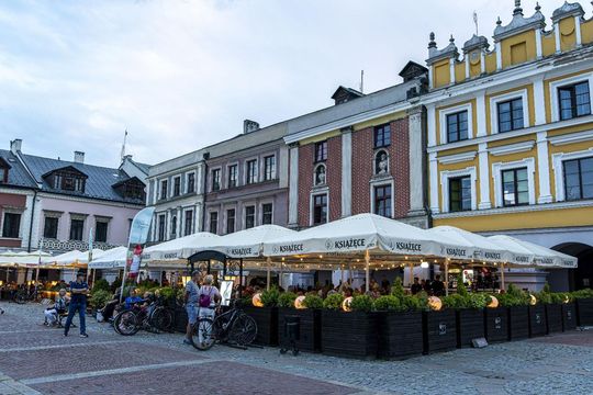 Zamojskie Winogranie. Przygotowania na Rynku Wielkim w Zamościu - galeria zdjęć Zamojskie Winogranie. Przygotowania na Rynku Wielkim w Zamościu - galeria zdjęć